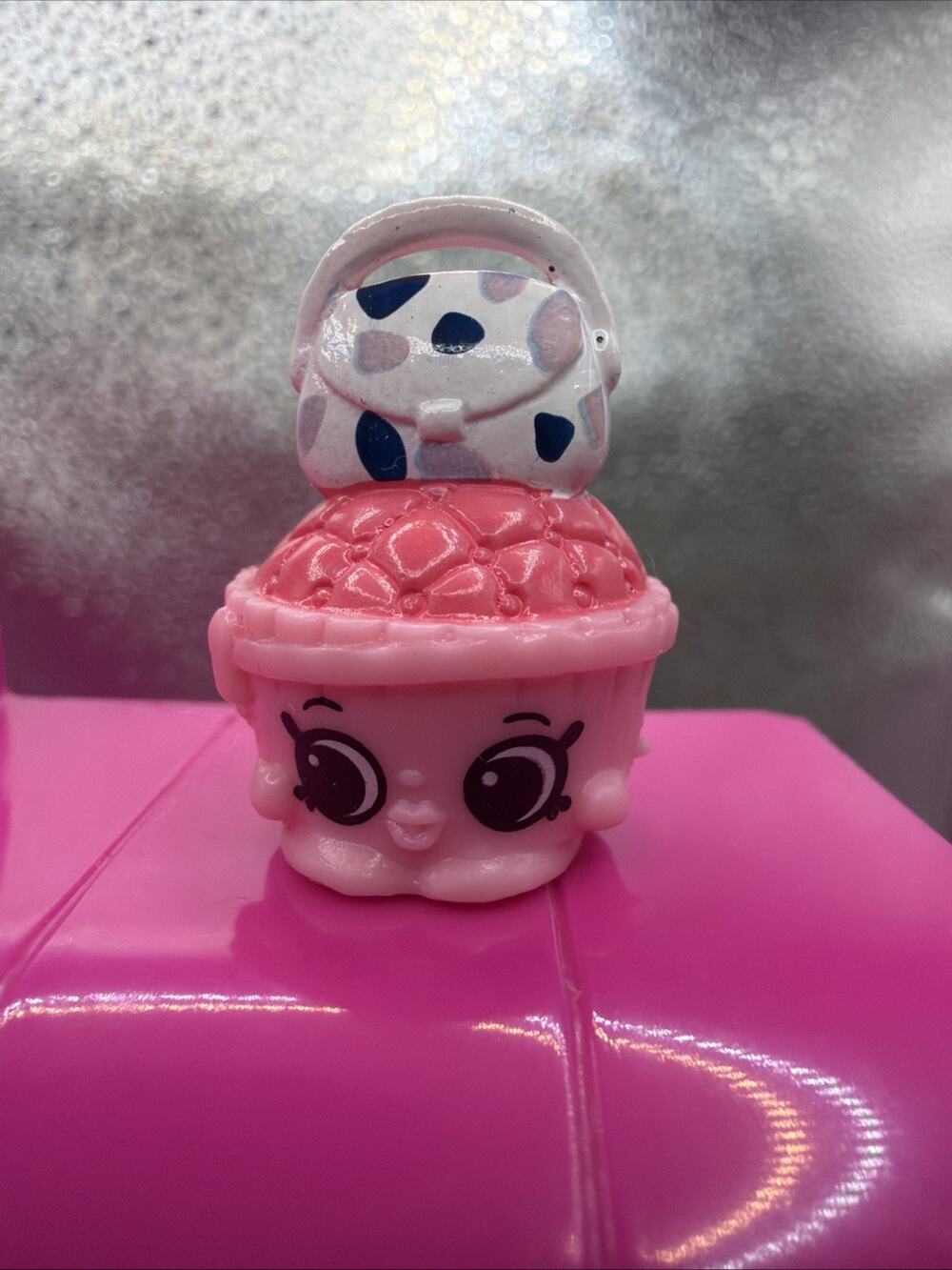 Shopkins Season 9 "Cupcake Fashionista" collectible Pink cupcake base